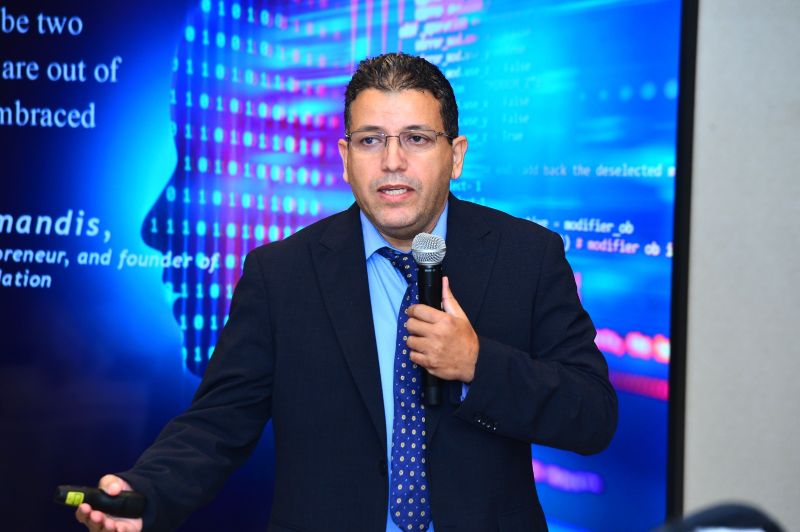 Dr. Mo Medwani